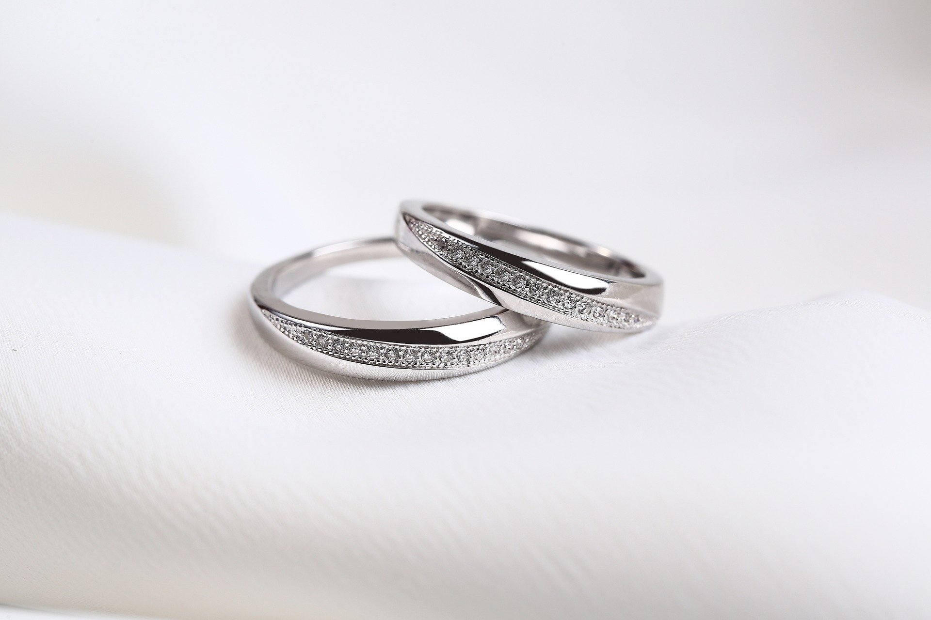 札幌で結婚指輪を作るなら購入と手作りどちらがおすすめ？手作りするメリットと注意点を紹介します