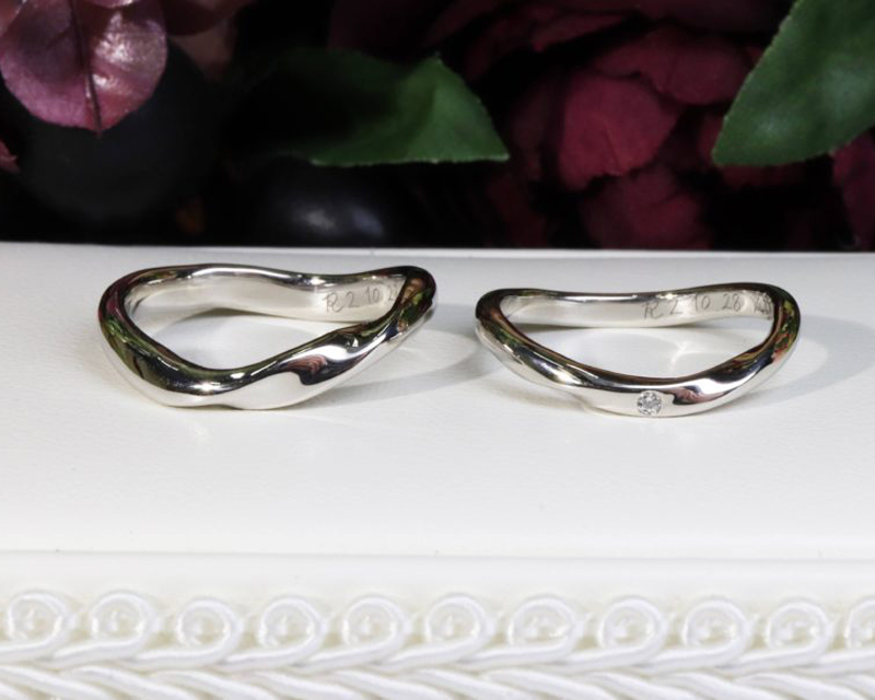 結婚指輪（彫金工法）ダイヤモンドドイツ留め鏡面