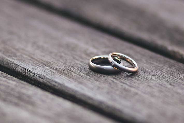 マット加工の結婚指輪