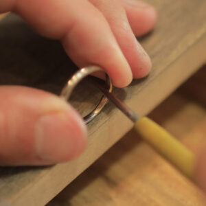手作りの婚約指輪