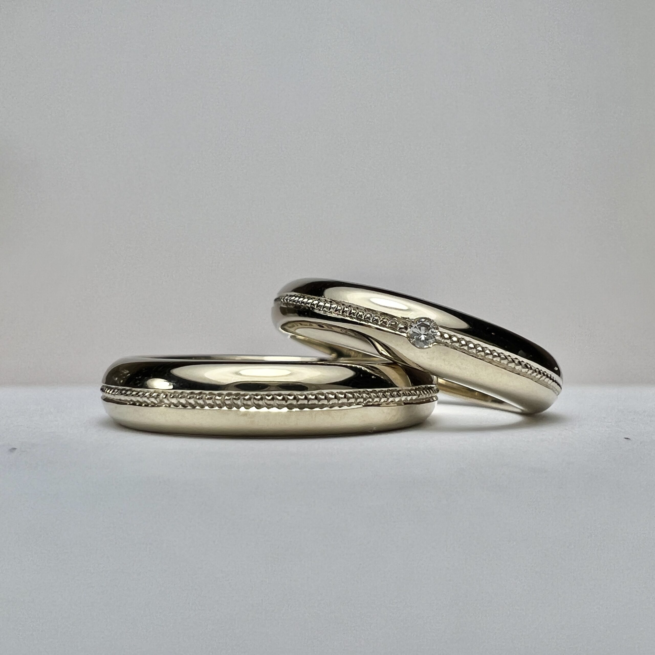 結婚指輪（彫金工法）ダイヤモンド彫り留めミル打ち鏡面
