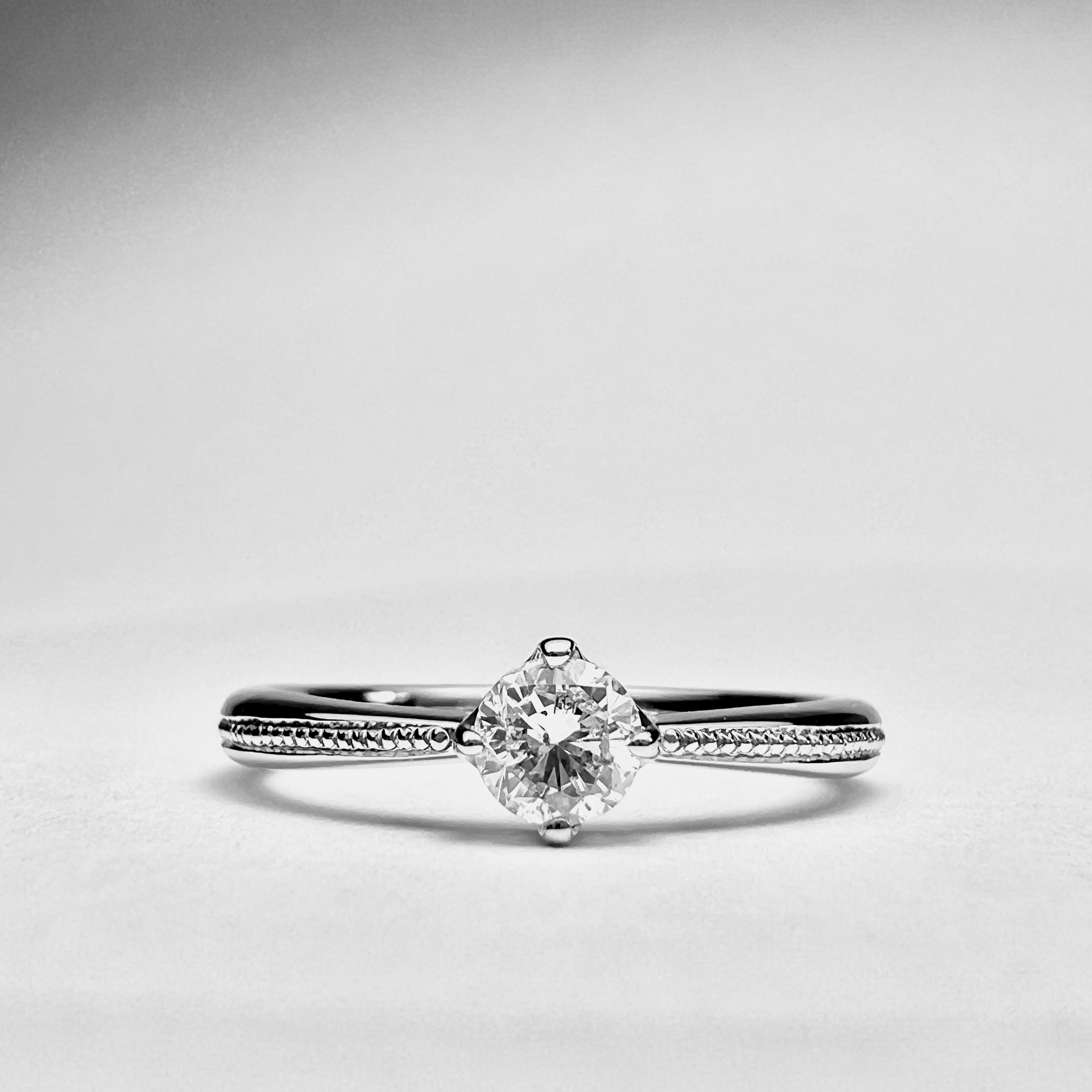 婚約指輪（WAX工法）ダイヤモンド4本爪ミル打ち鏡面