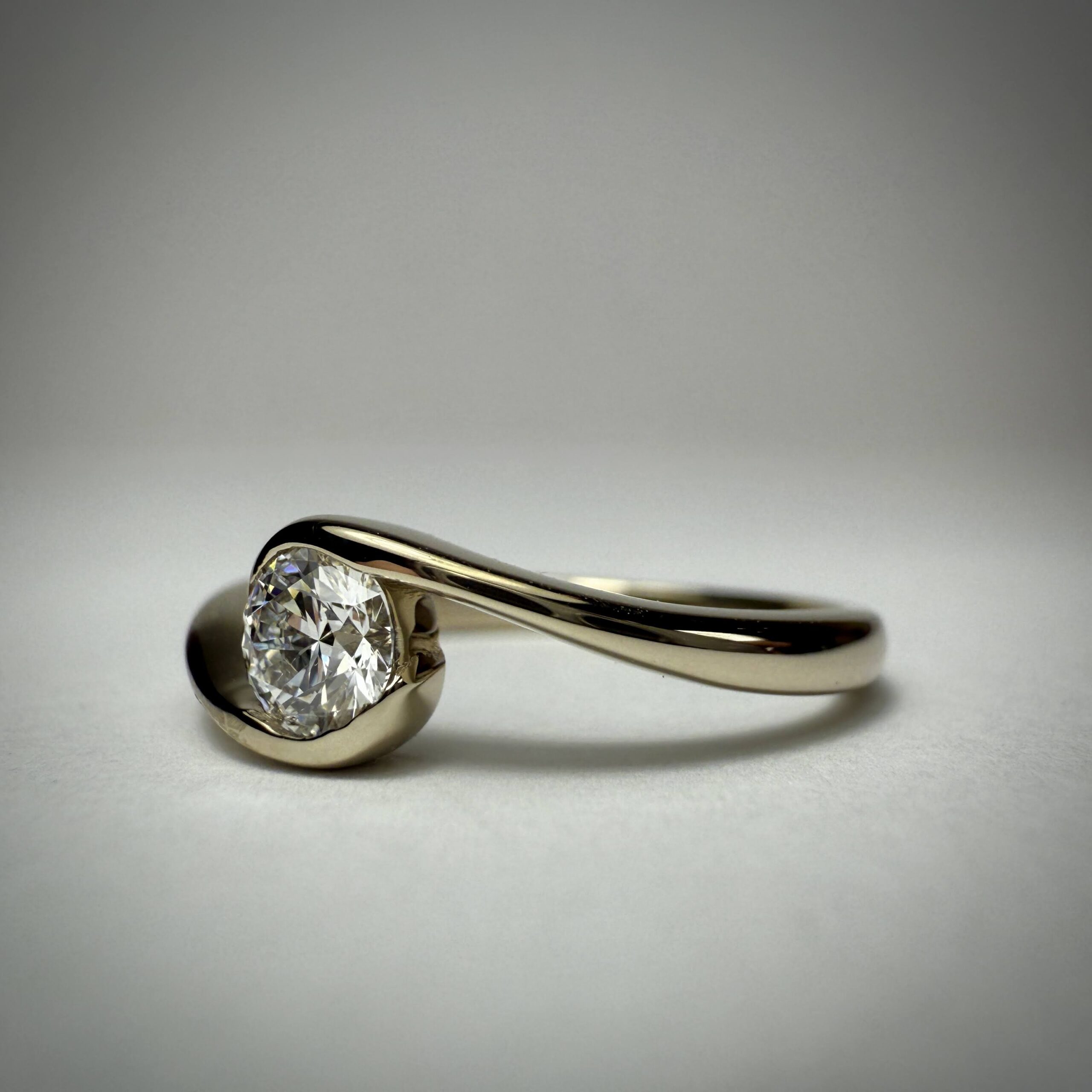 イエローゴールド婚約指輪