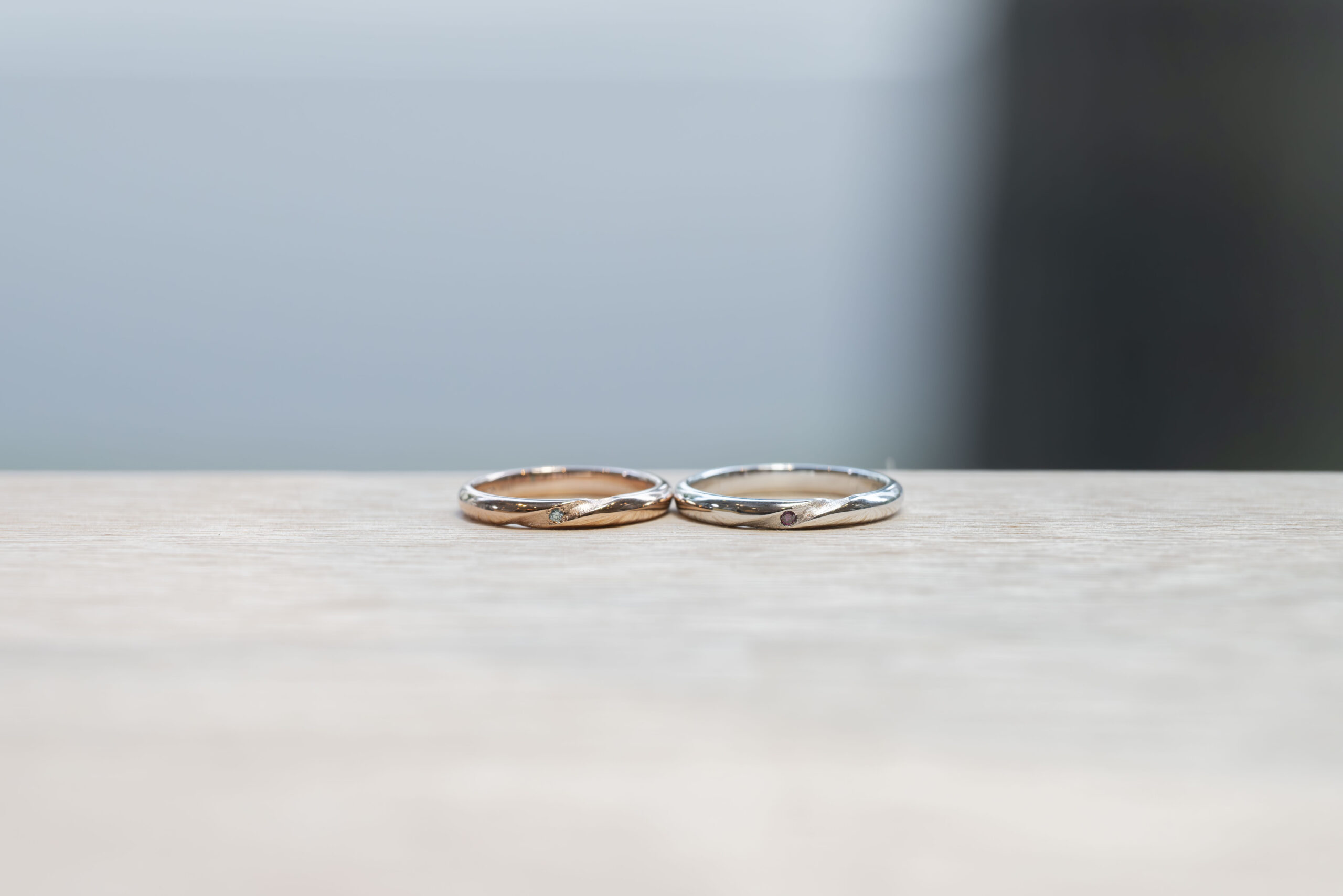 ペアリング（彫金工法）アメジストトパーズななこ留めカラーコーティングスターダストメビウス鏡面